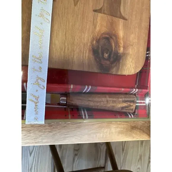 Monogram M Presentation Board with Spreader New in Box Acacia Timber - Picture 2 of 3